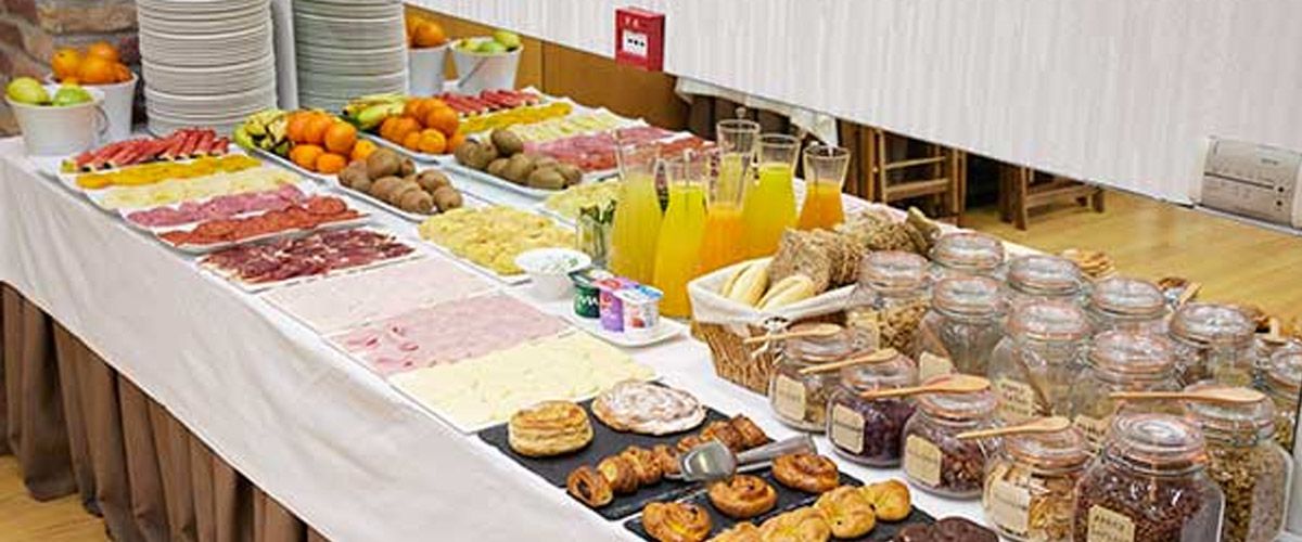 width="1440"